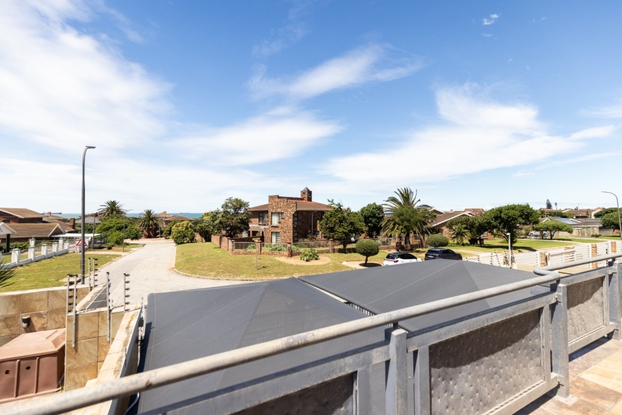4 Bedroom Property for Sale in Bluewater Bay Eastern Cape